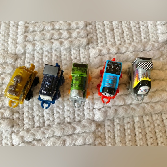 Thomas & Friends Mini Trains - Picture 2 of 8